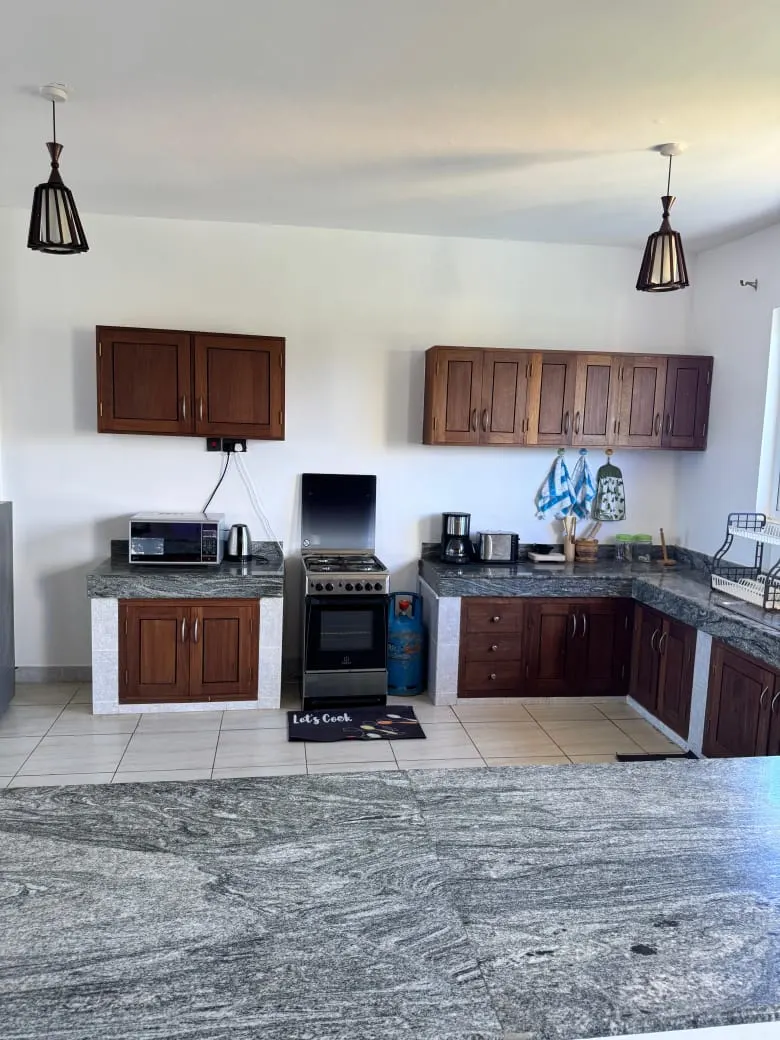 Wendy's Penthouse — photo 7