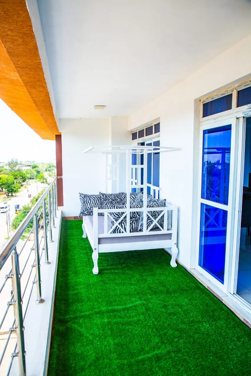 Wendy's Penthouse — photo 13
